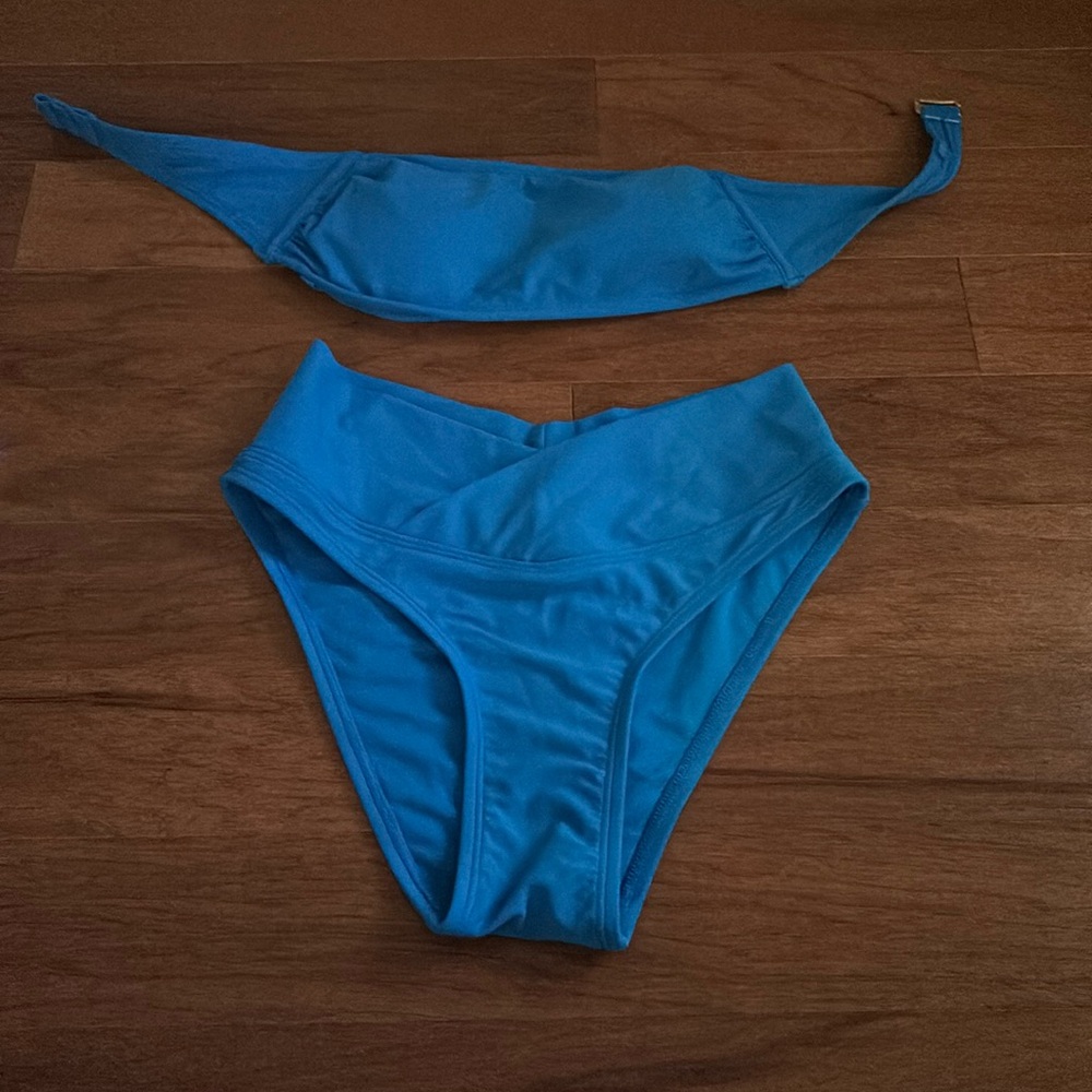Crossover Strapless Bikini